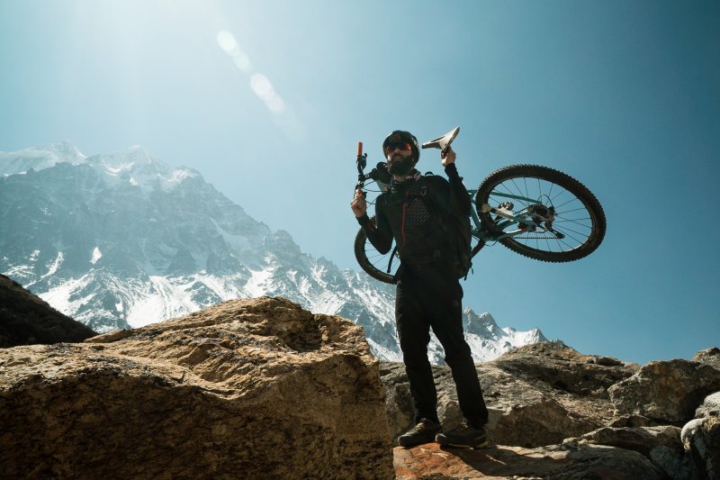 Stéven Le Hyaric, aventurier