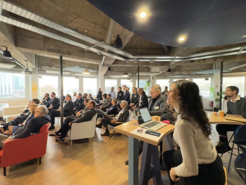 Petit déjeuner avec Jean-Michel FAUVERGUE