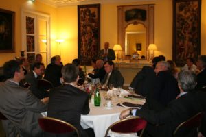 Groupe de liaison Parlement / Commerce : le premier dîner-débat a eu lieu le 13 mai 2009 à l’Assemblée nationale dans les appartements de la Questure