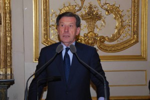 Petit déjeuner organisé au Sénat, sous la présidence du Sénateur Jean-Paul EMORINE, Président de la commission de l’économie, du développement durable et de l’aménagement du territoire.